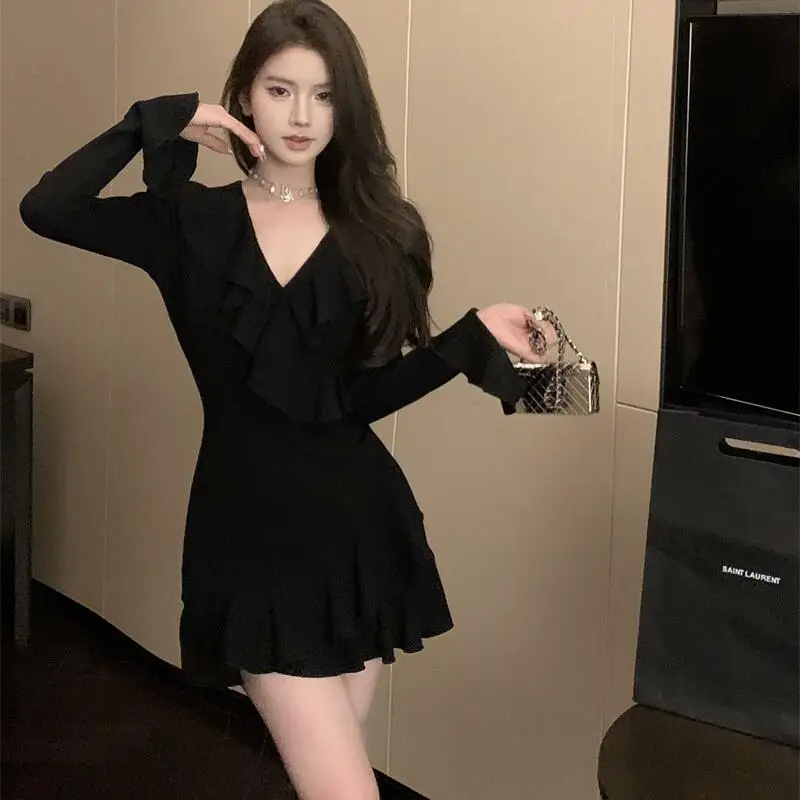 

Модные топы в стиле кавай для девушек: повседневное женское платье с мультяшным принтом, эластичное, с рюшами, V-образным вырезом и расклешенными рукавами, сезонное