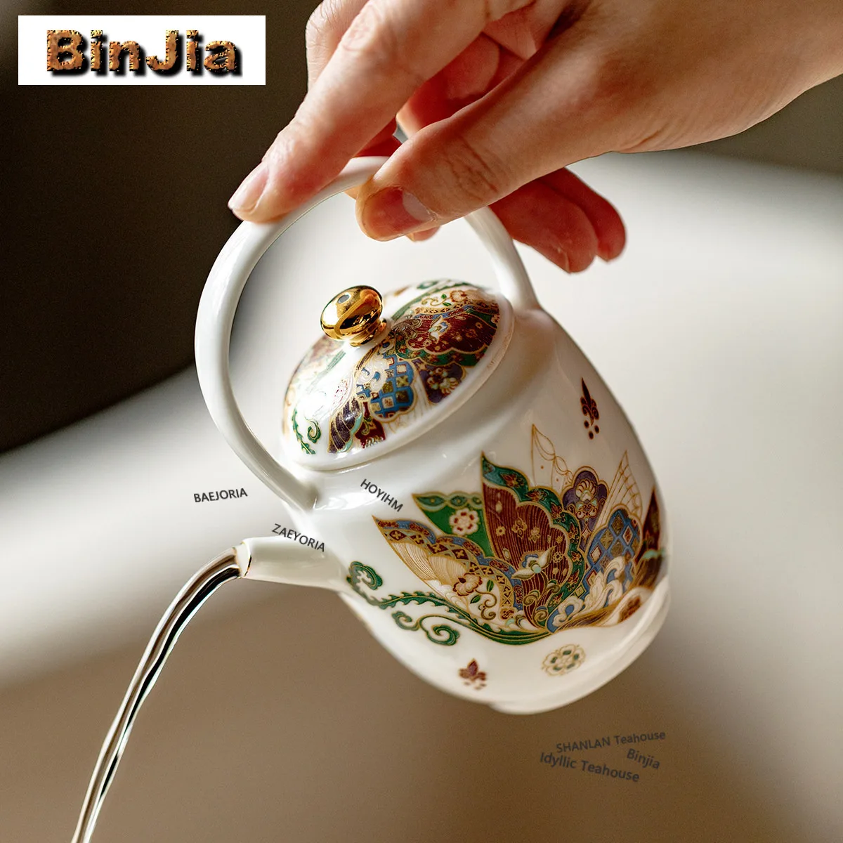 130ml Gold Drawing Butterfly Dance Teapot Zen Tea Infuser Pot Tea Brewing Kettle With Strainer Tieguanyin Teaware Decoration