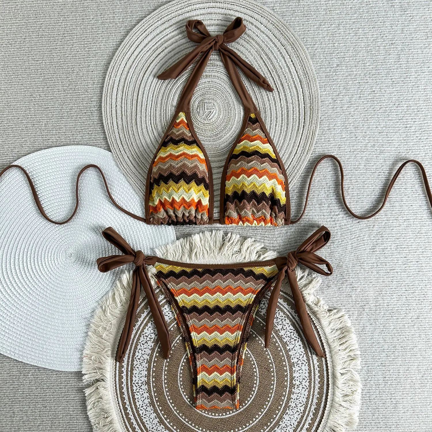 

Сексуальные вязаные бикини с волнистым узором и элементами пэчворка, комплект из двух частей, купальники с завязками на шее, пляжная одежда, комплект бикини, танкини.