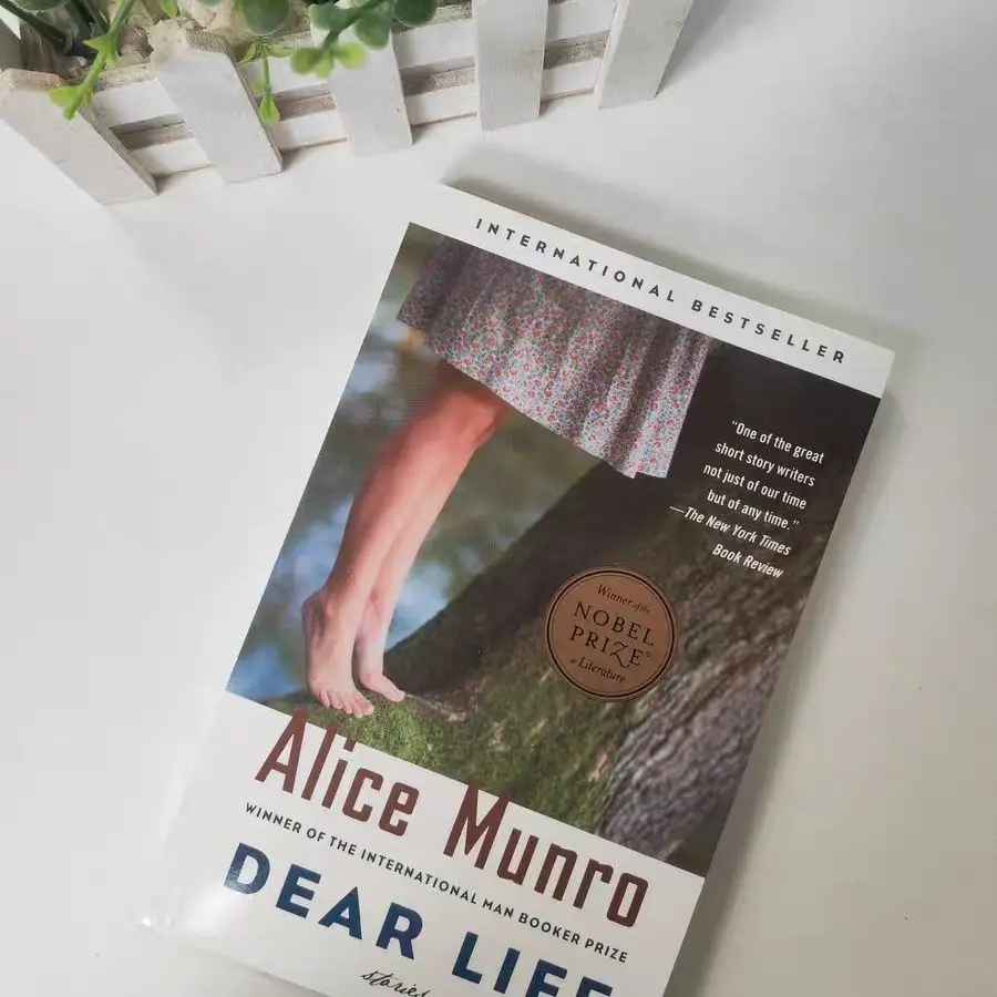 Dear Life alice munro English Novel book