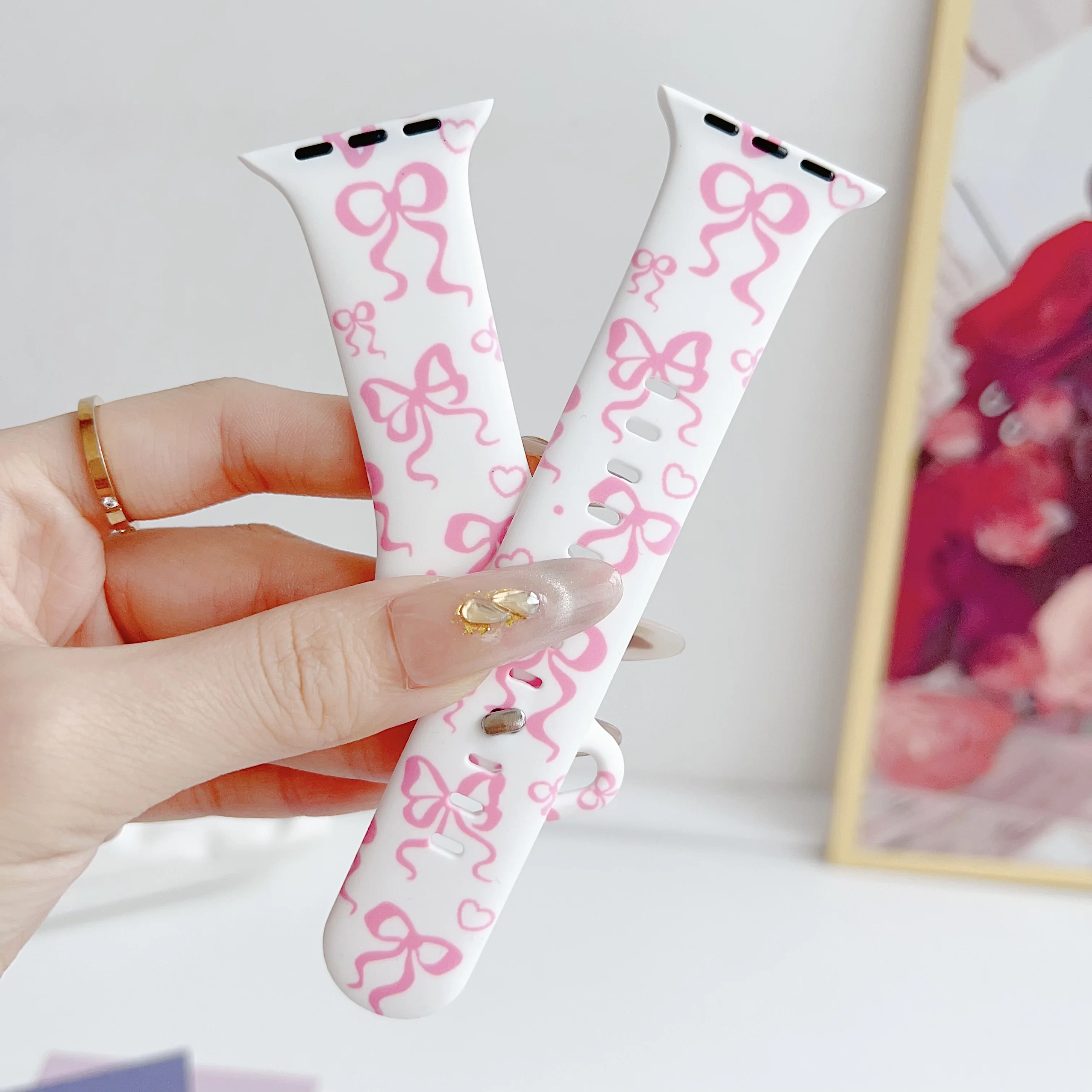 Силиконовый ремешок с принтом для Apple Watch Band, браслет с бантом и Iwatch98765SE Ultra40 41 44 45 мм Series10, милые мягкие запястья для девочек