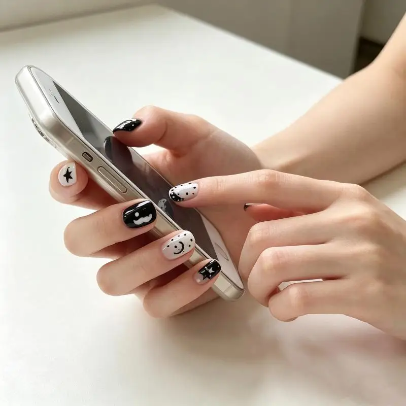 Short Square False Nail Tips 10/30Pcs Black White Contrasting Colors Removable for Party Wedding Daily Use