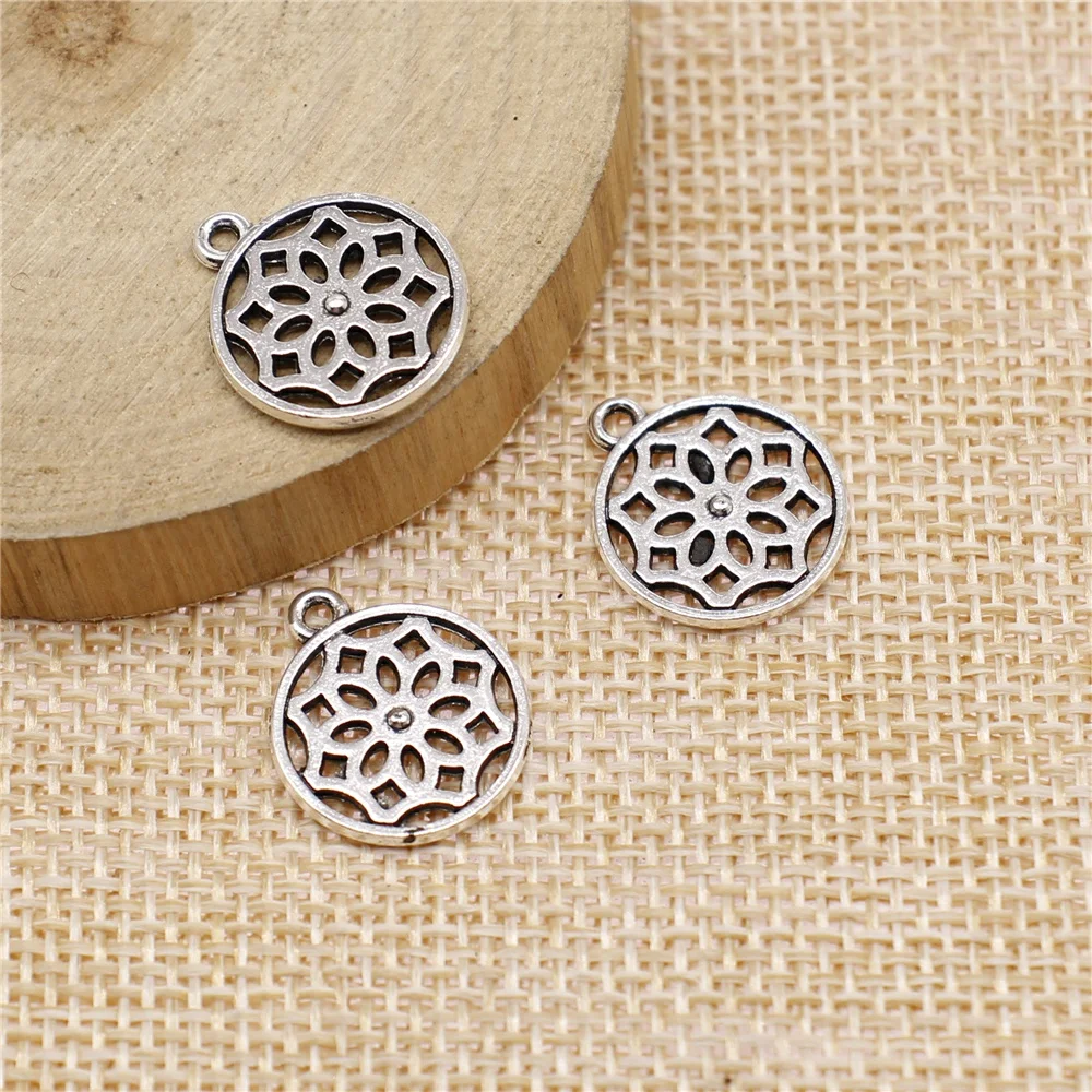 WYSIWYG 20 Stück 15 mm runde Blumen-Charms, antiksilberfarben, Charms für Schmuckherstellung, Schmuckzubehör