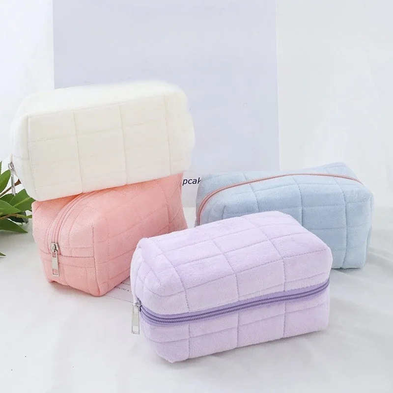 

Zipper Large Solid Color Cosmetic Bag Cute Fur Makeup Bag for Women Travel Make Up Toiletry Bag Washing Pouch Plush Pen Pouch
