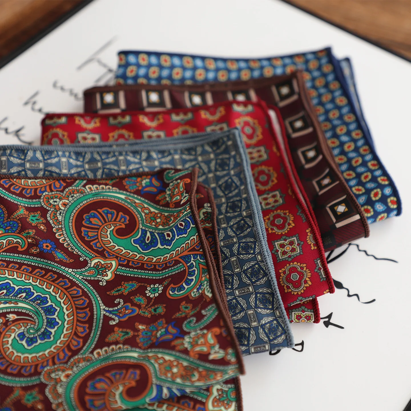 2026 New Vintage Mens Pocket Square Polyester Silky Paisley Handkerchief Soft Hanky Chest Towel Wedding Party Suit Accessories