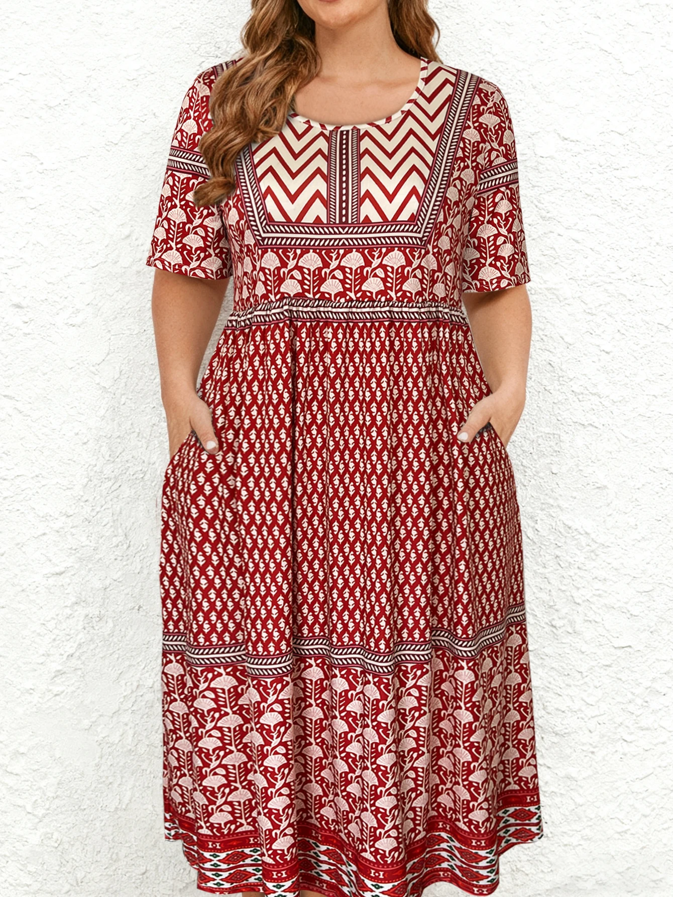 

Plus Size Red Ethnic Print Midi Dress, Summer Casual Round Neck Short Sleeve Loose Sundress With Side Pockets