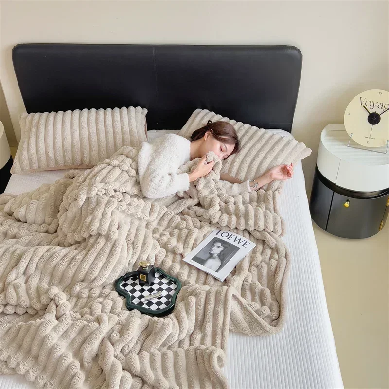 Imitation Rabbit Velvet Autumn Bed Blanket or Blanket and Pillowcase Soft Warmth Winter Sofa Blankets for Throw Lap Blanket Nap