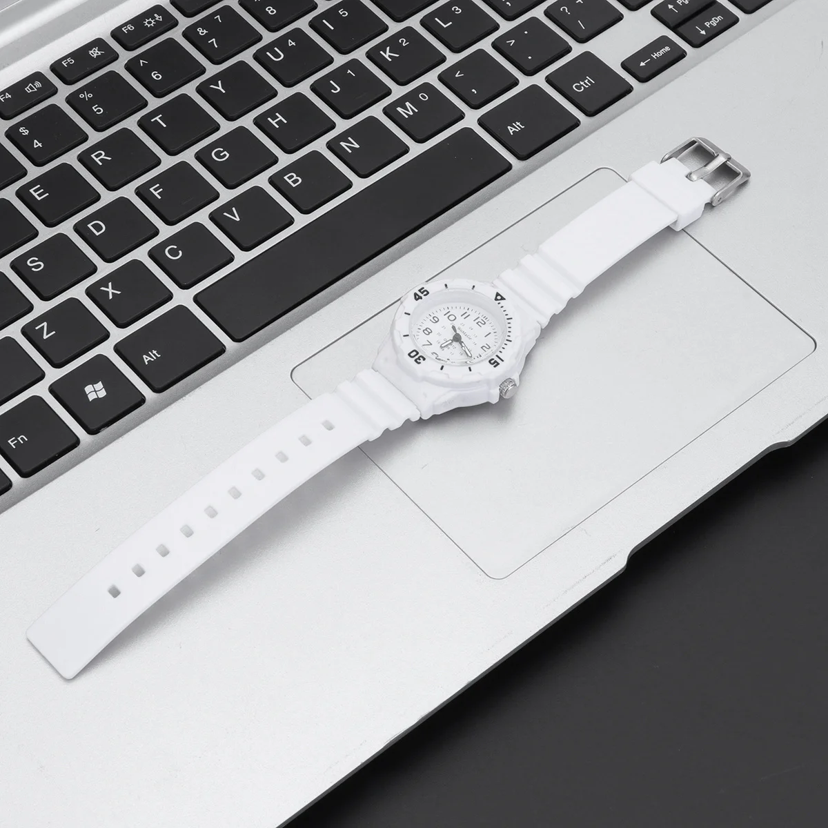 

Silicone Quartz Watch for Kids Children's Arabic Numeral Display Waterproof Sports Wristwatch for Boys Girls White