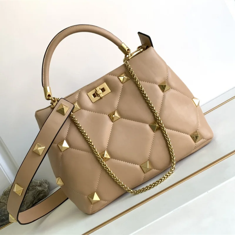 2024 Fashion Shoulder Diagonal Black Leather Bag Sheep Rivets Bag Women Real Leather Chain Handbag Large Capacity Bucket Bag