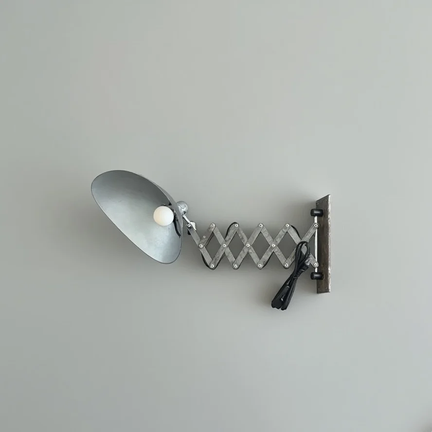Retro industrial style outdoor wall lamp homestay coffee shop bar atmosphere lamp telescopic long arm lamp American style