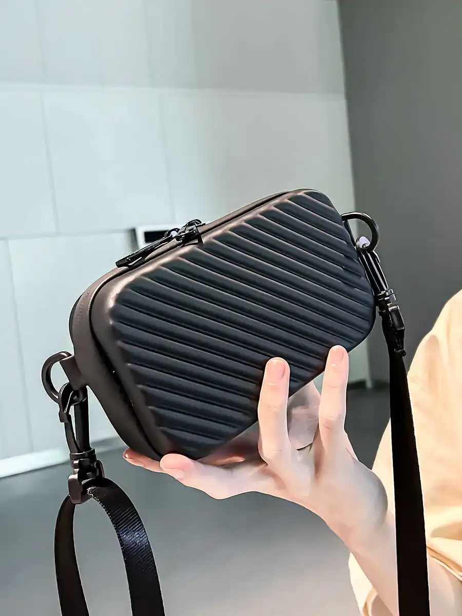 

Унисекс, модная сумка через плечо в диагональную полоску, простая легкая сумка-коробка, мягкая искусственная кожа, мужская сумка-мессенджер с прессованными ракушками Bolsas