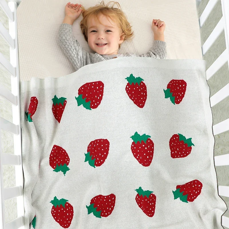 Coperte per bambini 100% cotone Plaid Knit biancheria da letto per neonato trapunta morbida Cute Strawberry passeggino per neonati fascia in ordito 100*80 CM