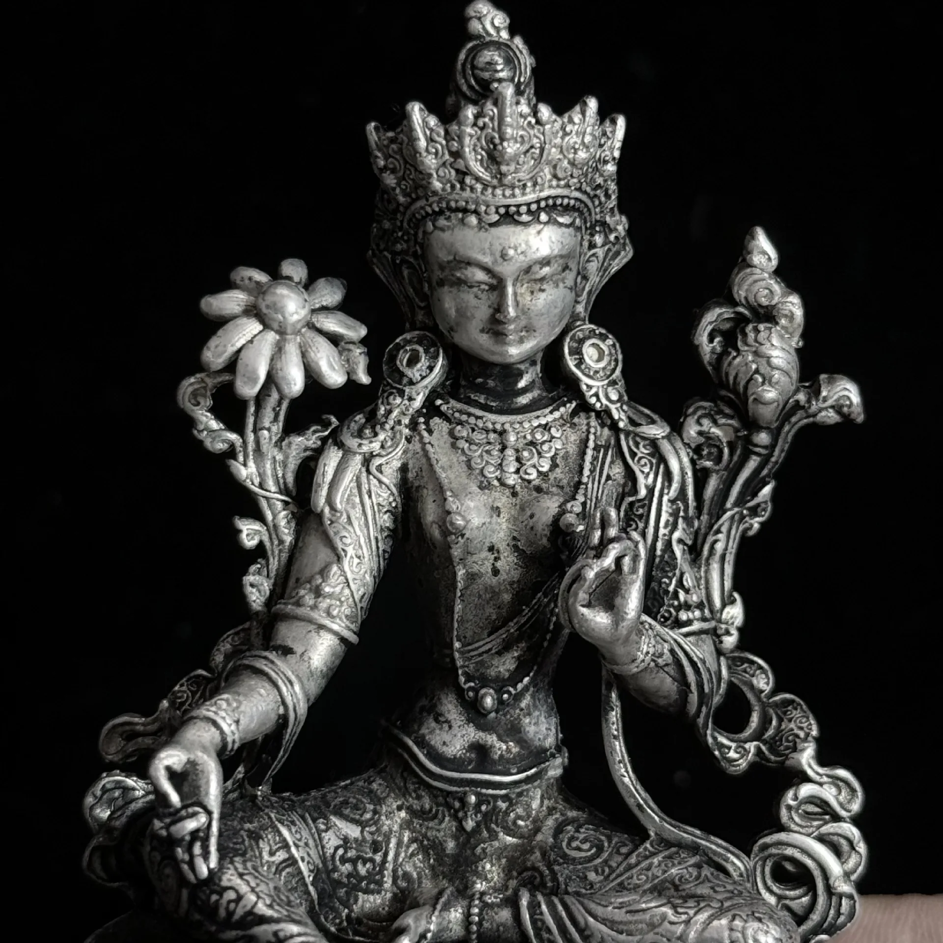 

Chinese Collected Crafts Antique Copper Silver Plated Guanyin Carving Lotus Base Home Buddha Statue