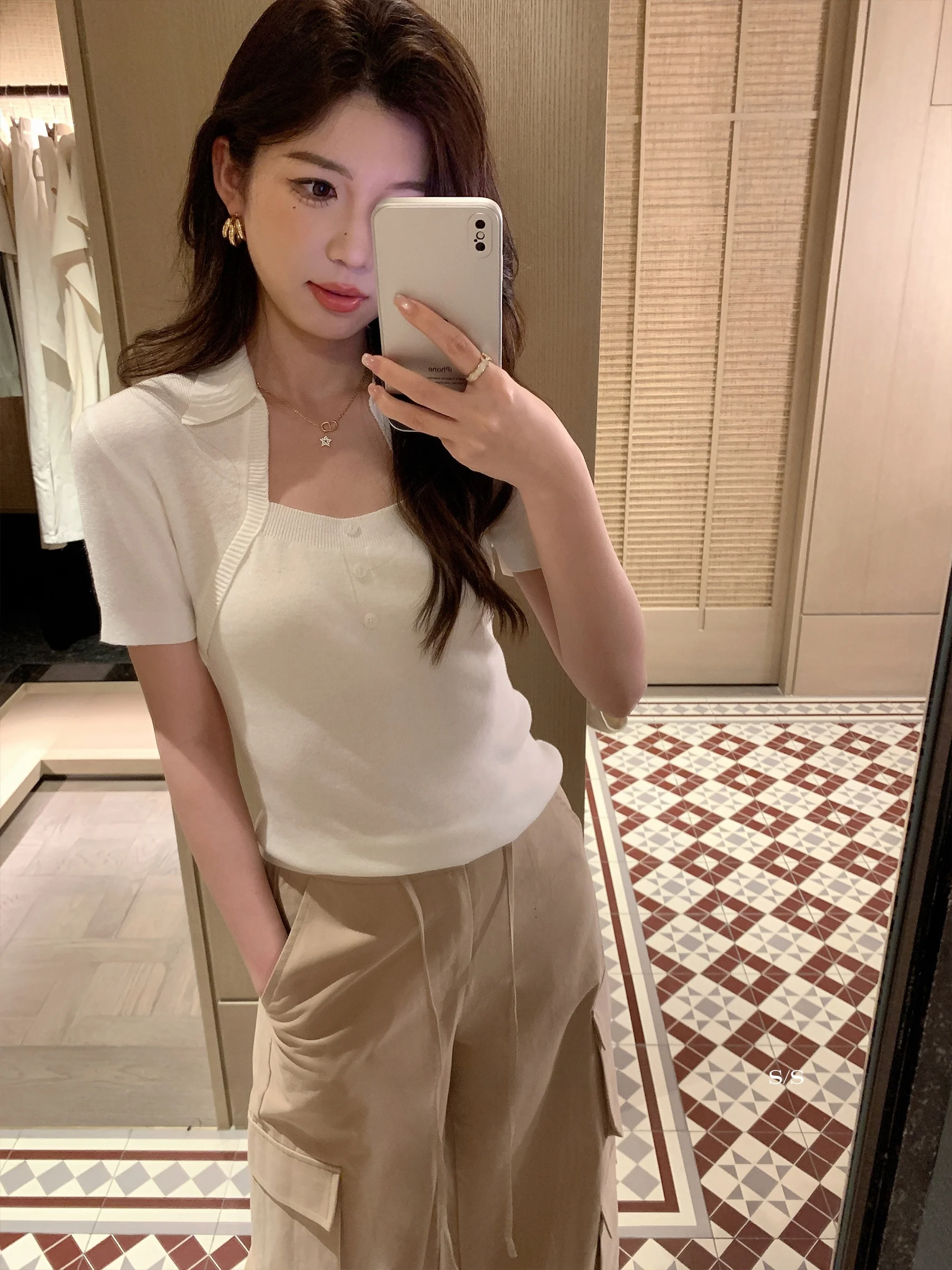 

Sam Seoi Summer New Style Square Collar Ice Silk Knitted Top Women's Short Sleeve Slimming Casual Shirt Chinese Production