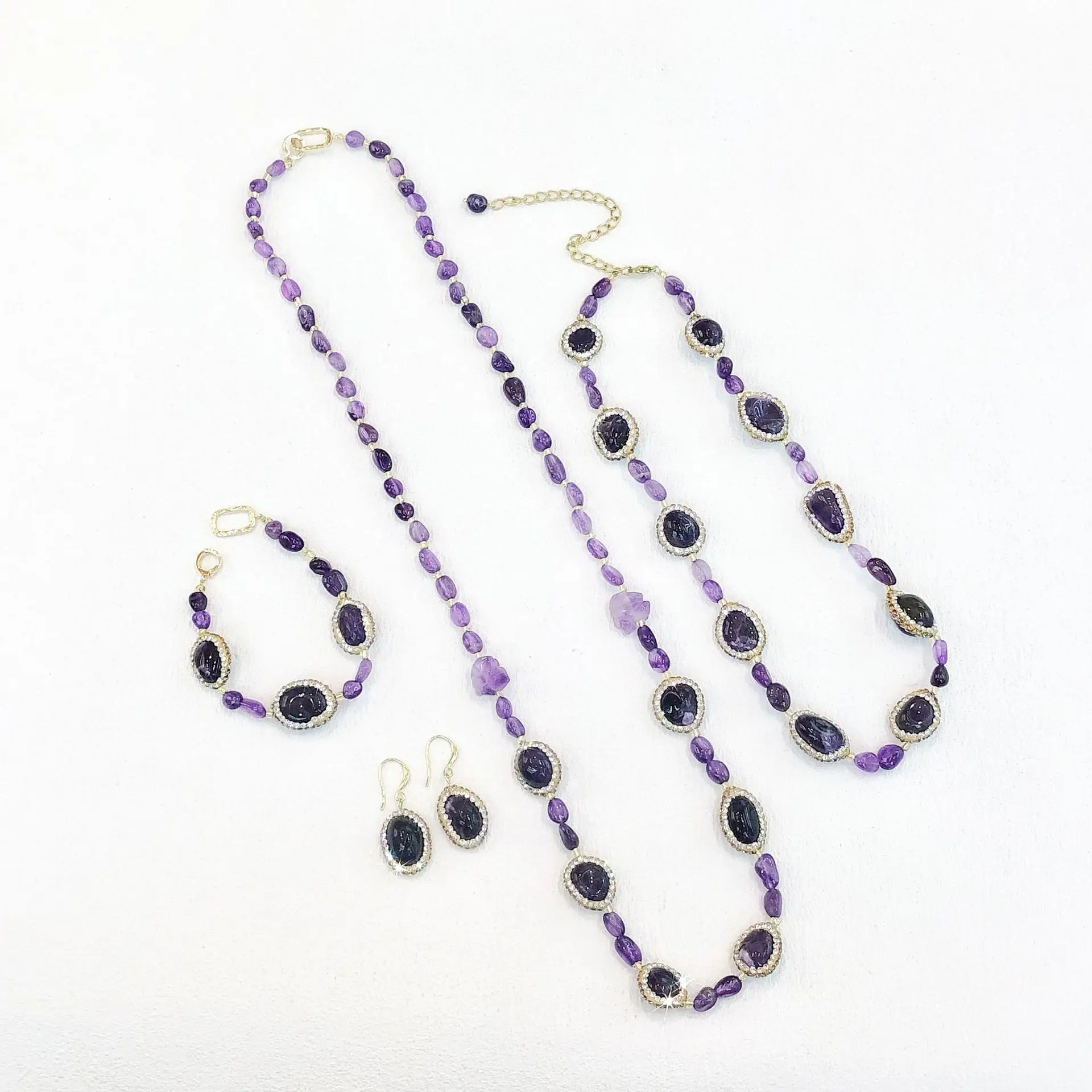 

Набор браслетов-ожерелья с аметистом, высококачественные и универсальные фиолетовые серьги-свитера из натурального камня. Ювелирные изделия для костюма