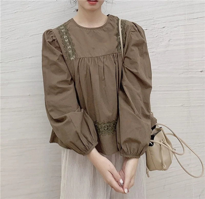 

Sweet Style Japanese round Neck Long Sleeve Lace Patchwork Pure Color Loose Fit Shirt Doll Top for Women 25-29 Years Old