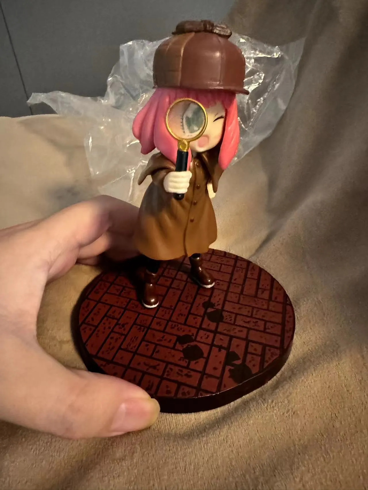 13CM 애니메이션 스파이 가족 Anya 그림 탐정 게임 애니메이션 버전 탐정 복장 모델 장난감 선물 컬렉션 액션 피규어