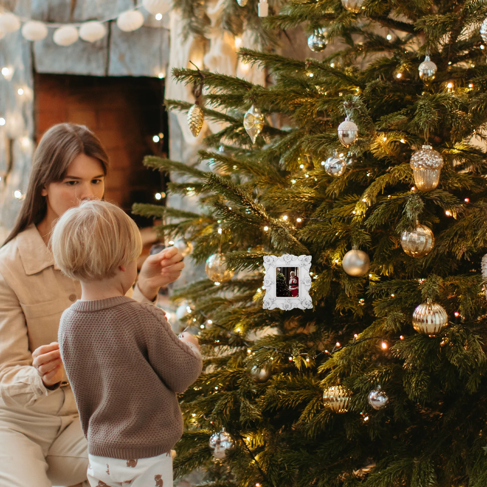 

3D Embossed Vintage Photo Frame Ornament Christmas Tree Decoration Hanging Wall Tabletop Xmas Party Decor White Resin