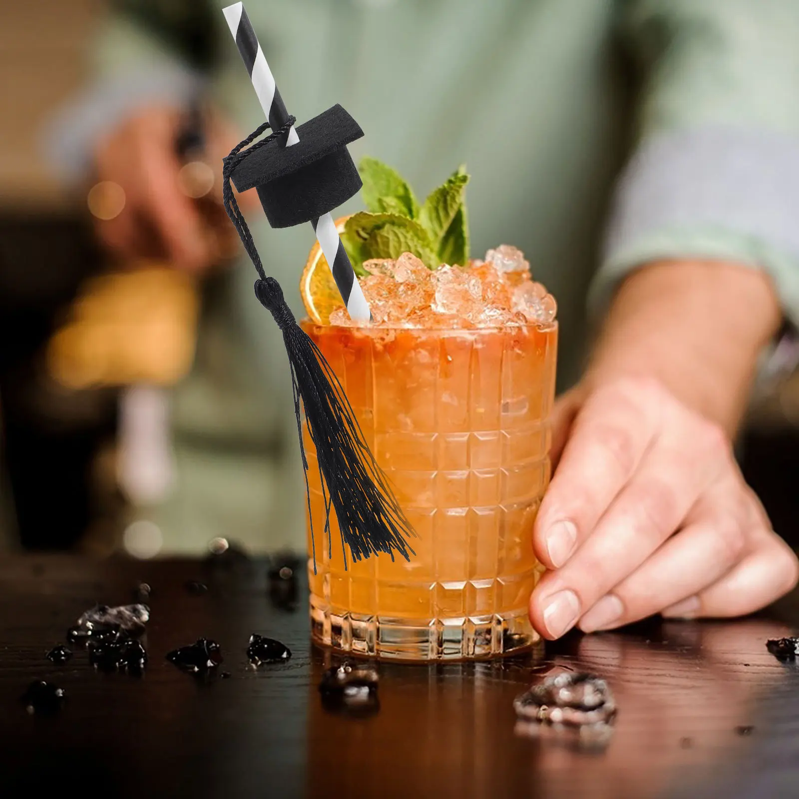 

12pcs Graduation Cap Straws Decorative Drinking Cocktail Party Supplies Beverage Straws For Grad Season Non-Woven Party