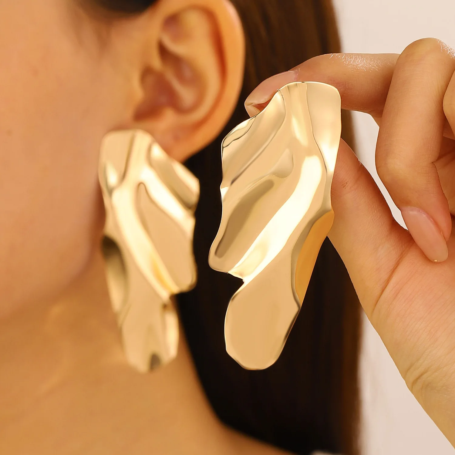 Exaggerated Fashion Gold Color Earrings For Women Metal Earing Jewelry 2026 Trending New Irregular Wrinkled Geometric Earrings