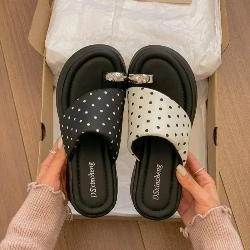 

Polka Dot Thick Heel Sandals Women's Summer Outdoor Wear 2026 New Spring Summer Slippers Match Skirts Beach Cool Slippers