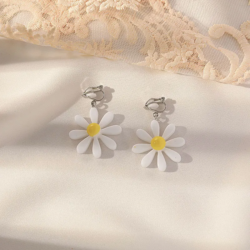 Korean Version of Vitality Girl Personality Simulation Beer Bottle Ear Clip Without Ear Hole Creative Egg Yolk Pineapple Jewelry