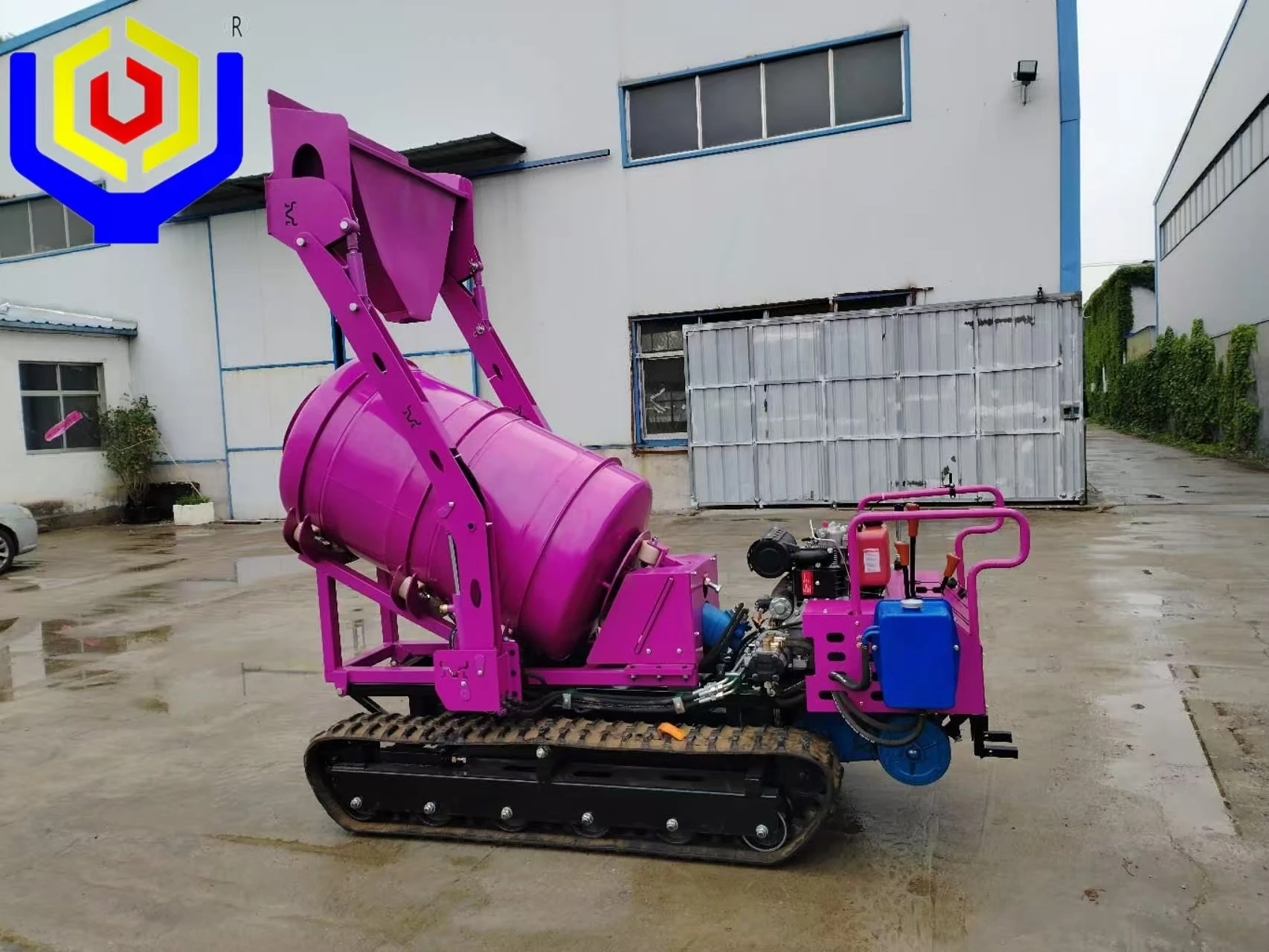 Beste Qualität 1000L selbstladender Mini-Raupenbetonmischer Mini-Zement für den Baugebrauch