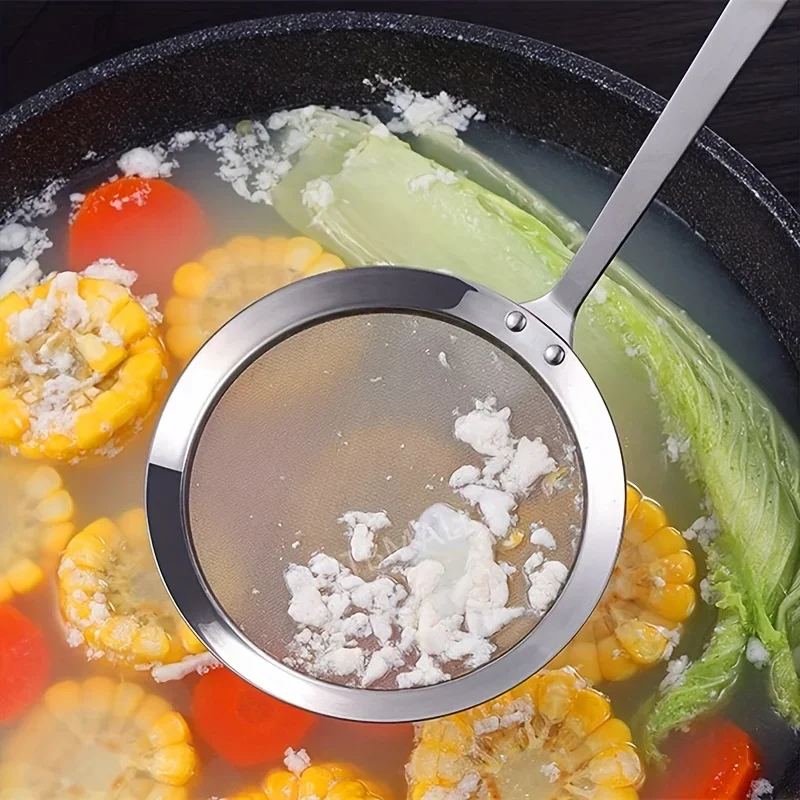 قطعتان من مغرفة مصفاة شبكية دقيقة من الفولاذ المقاوم للصدأ عالية الجودة للوعاء الساخن - مثالية لإزالة الدهون والرغوة في المطبخ