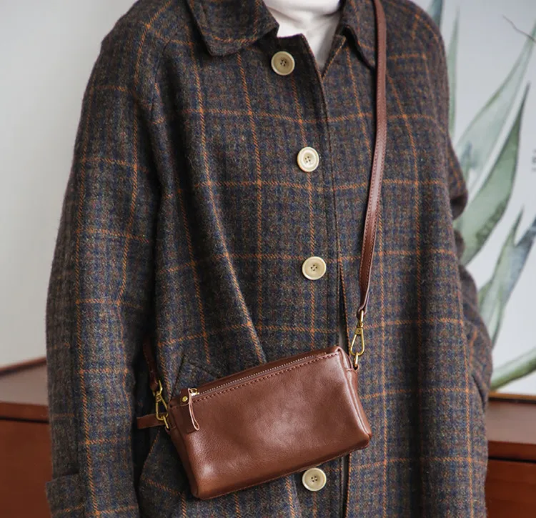 PNDME Vintage handgefertigte Damen-Umhängetasche aus pflanzlich gegerbtem Rindsleder für Outdoor-Reisen, weiche Damen-Umhängetasche aus echtem Leder – Detail 1