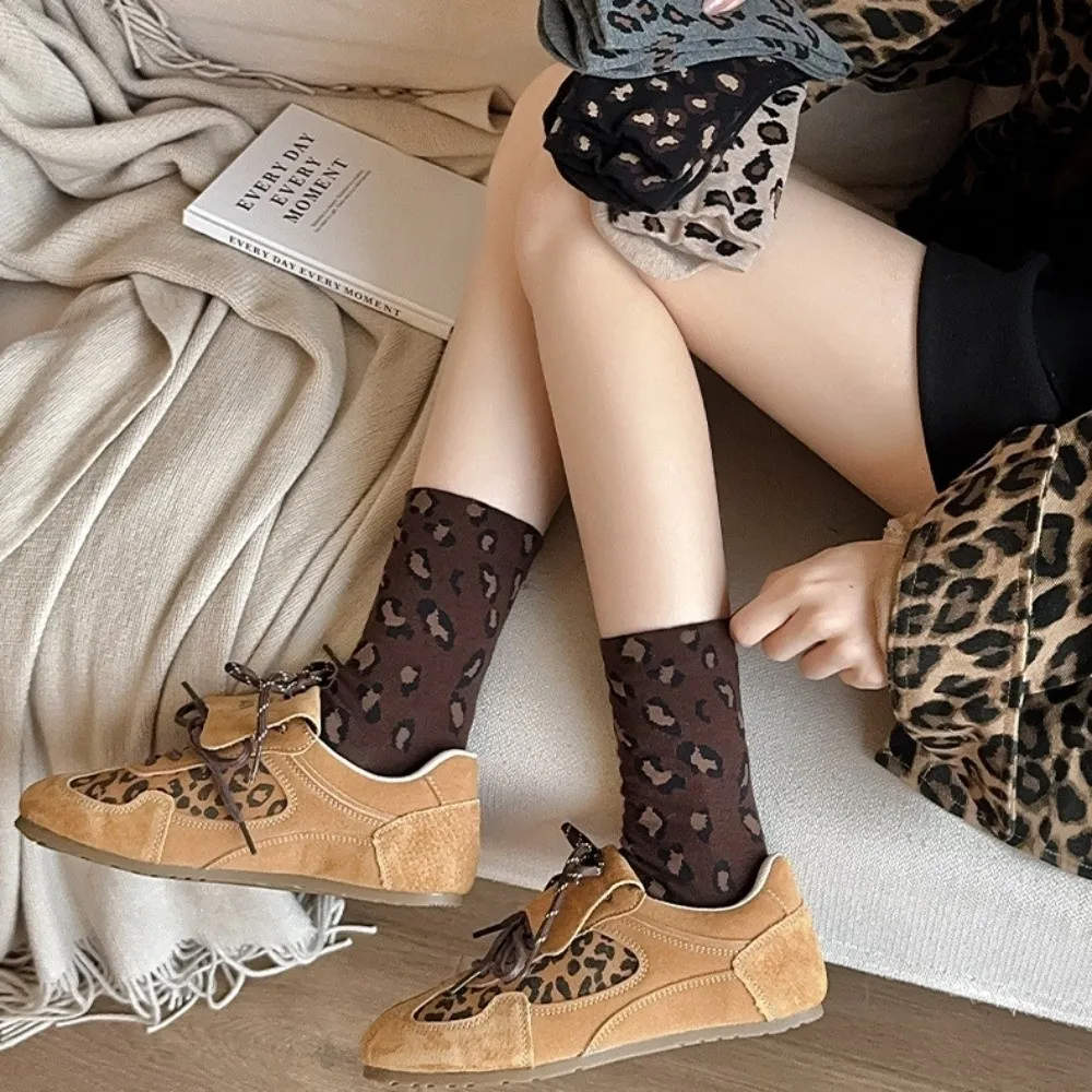 

5 Pairs Korean Style Leopard Print Socks Breathable Elastic Famale Tube Socks Sweat-Absorbing Polyester-cotton Mid-Calf Socks