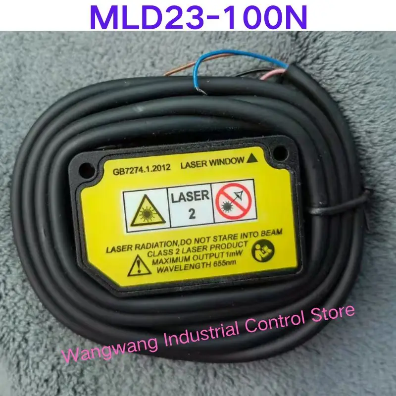Brand-new  Triangular displacement sensor  MLD23-100N