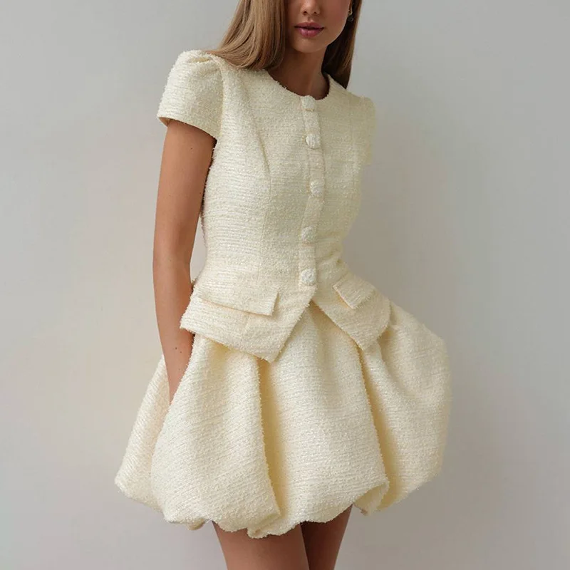 

2025 летний новый элегантный женский комплект из двух предметов, однотонный костюм с короткой юбкой, милый модный стиль