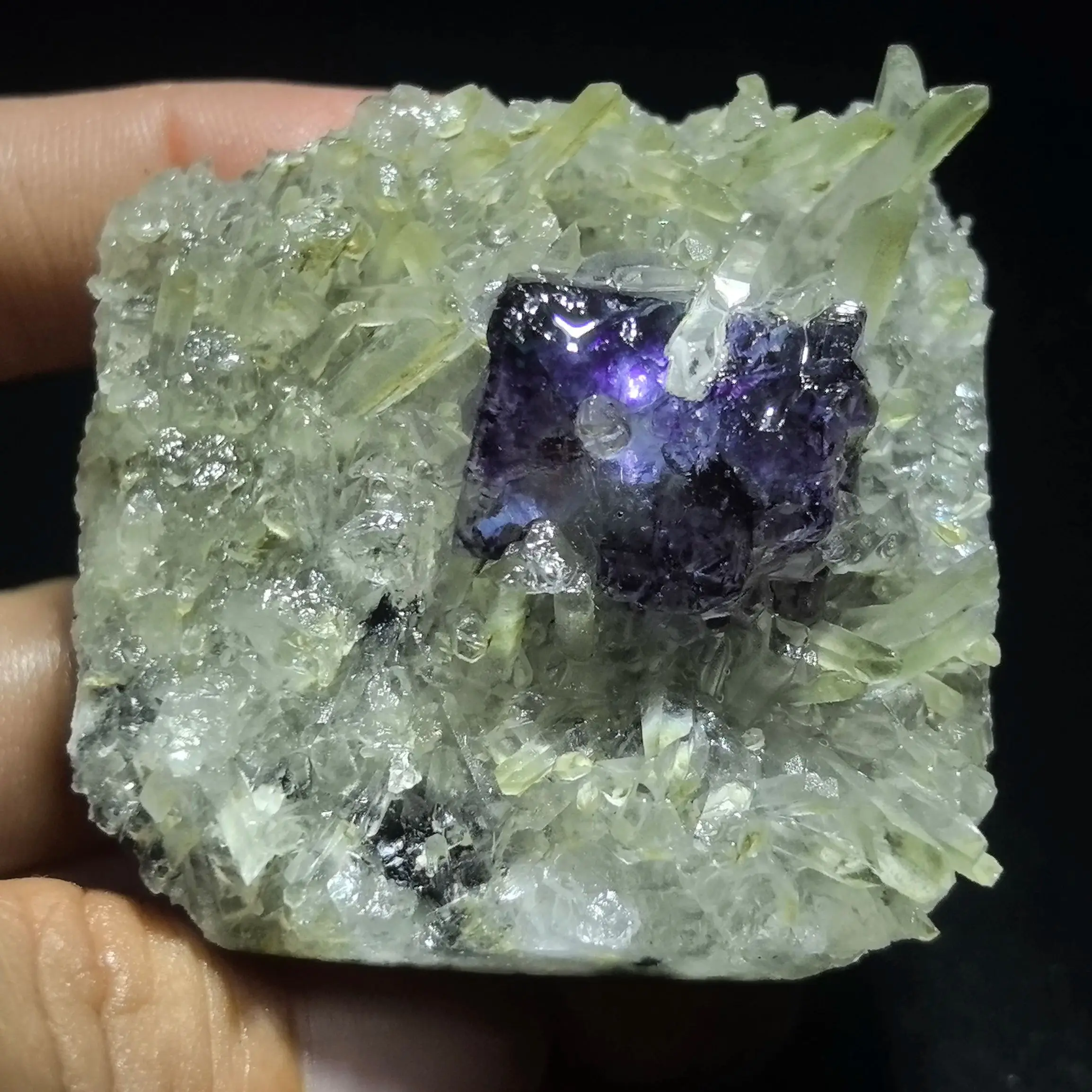 

95.7gNatural dreamy purple firefly green crystal cluster mica mineral specimen, healing energy, home decoration collection