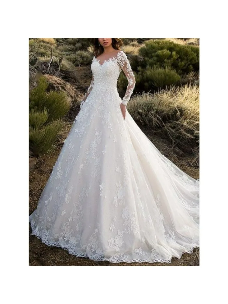 Robe de soirée élégante et raffinée en dentelle faite main, avec traîne florale, grande jupe évasée, collection Printemps-Été 2026