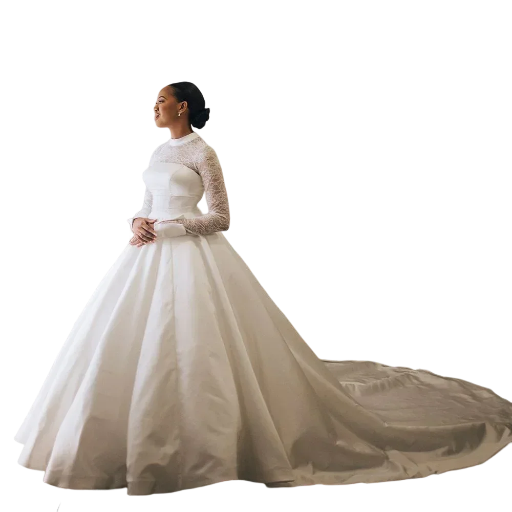 ชุดแต่งงานคอสูงแขนยาวลูกไม้แบบกำหนดเอง ชุดแต่งงานทรงบอลกาวน์พองๆ ผ้าซาตินจับจีบชายกระโปรงยาวแบบ Chapel Train