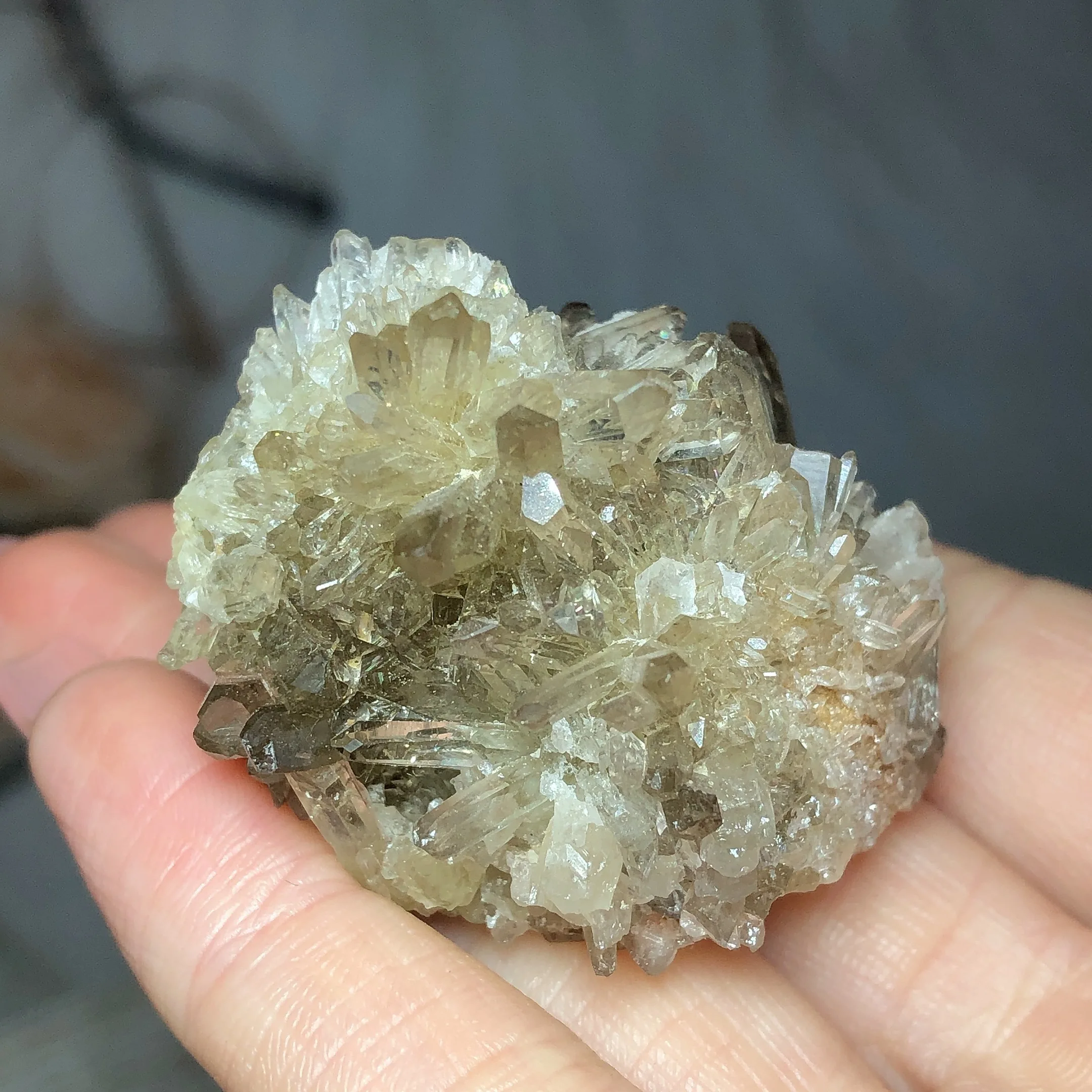 

Natural Crystals Smokey Quartz Cluster Healing High Quality Wholesale Energy Reiki Home Decroration Room Decro