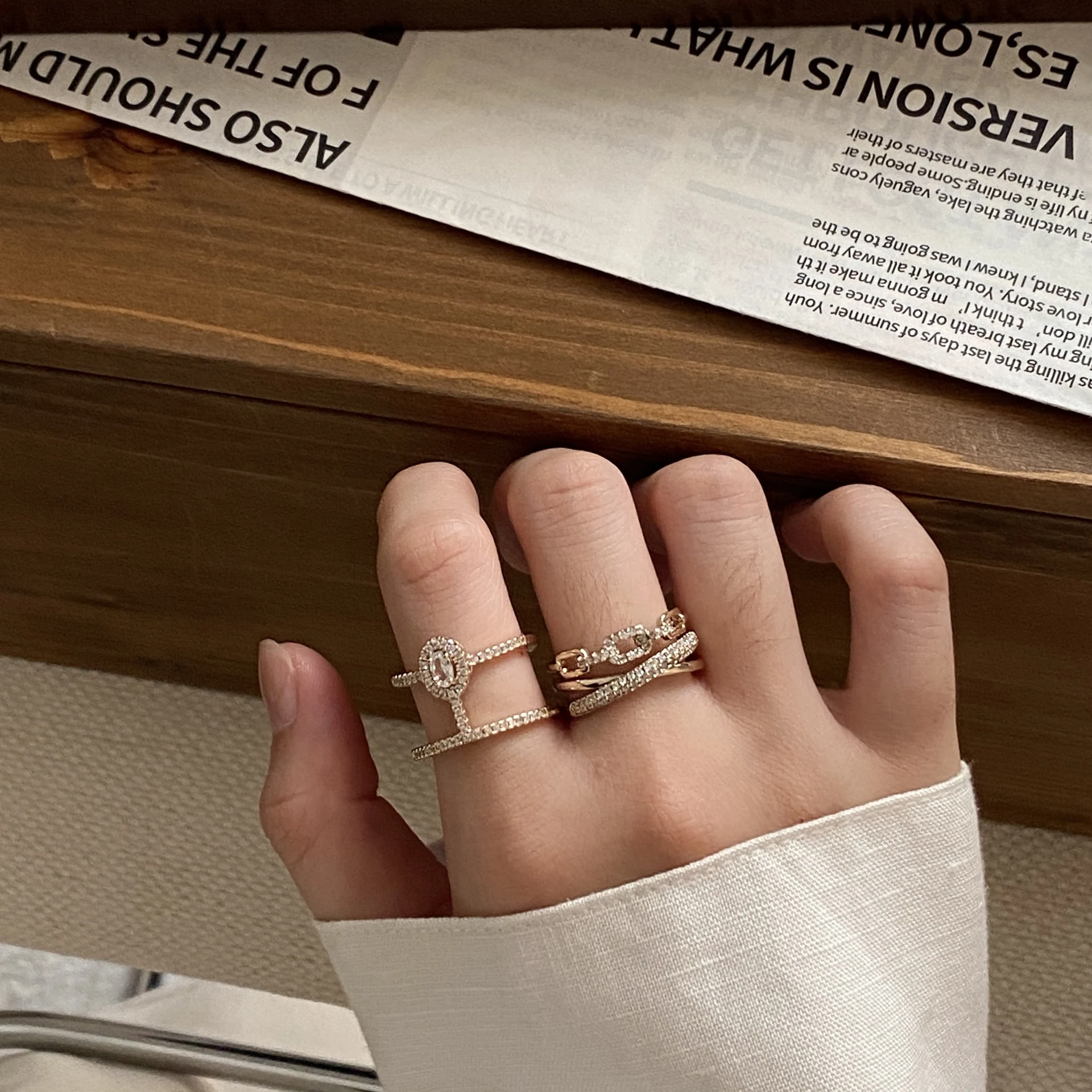 WJFH-ARTS Multi-Zircon Inlay 2-Layer Lines Lock Chain Geometry Ring Women Exquisite Light Luxury Open Rings Jewelry Party Gifts