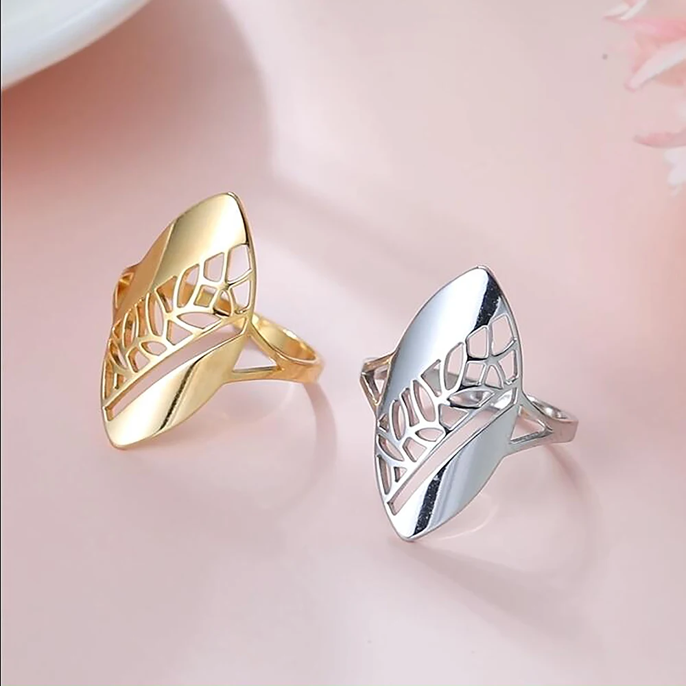 Cazador Filigraner Blätter-Damenring aus Edelstahl in Goldfarbe, Ästhetischer Schmuck-Fingerring, Geschenk zum Geburtstag oder Muttertag
