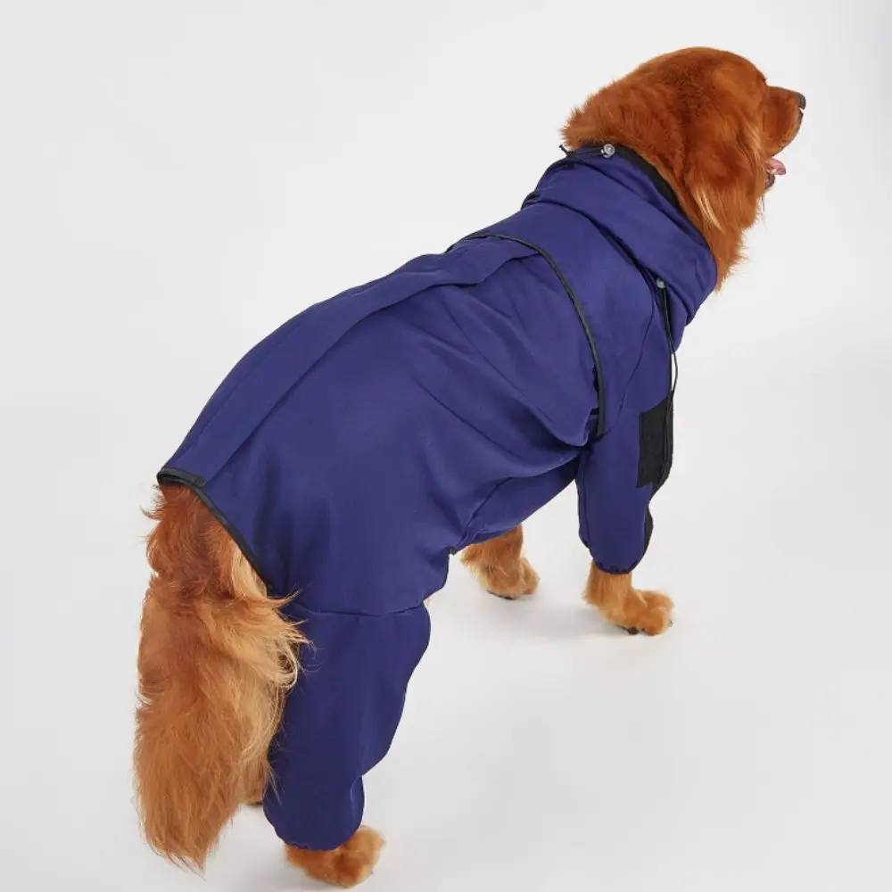 معطف واق من المطر كبير عاكس للضوء للكلاب برباط قابل للتعديل مع سترة بقلنسوة للحيوانات الأليفة مقاومة للماء بذلة للكلاب في الهواء الطلق