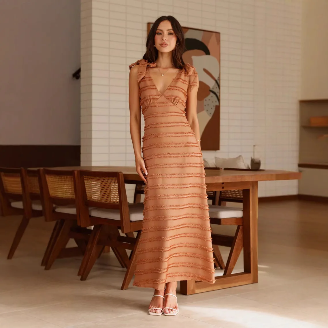 

2025 Summer New French Gentle And Elegant V-Neck Texture Dress -68651