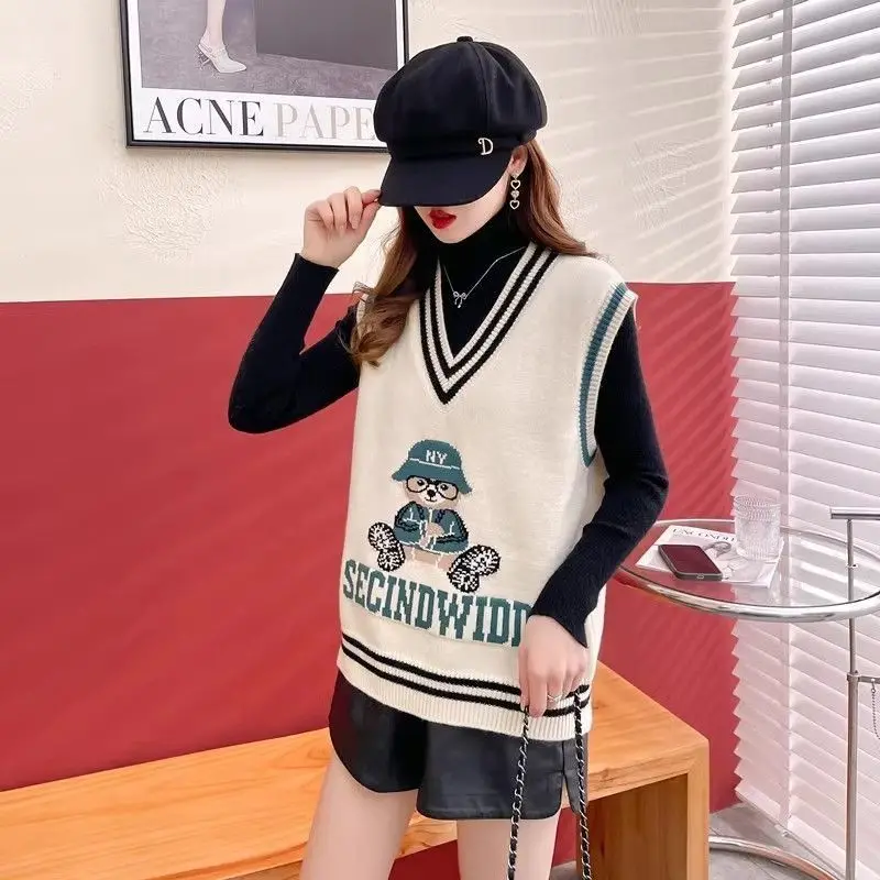 Preppy Style Sweet Cute Bear Sweater Vest V-neck Sleeveless Tank Top Korean Hip Hop Y2K Clothes Winter Autumn Men Women Clothing