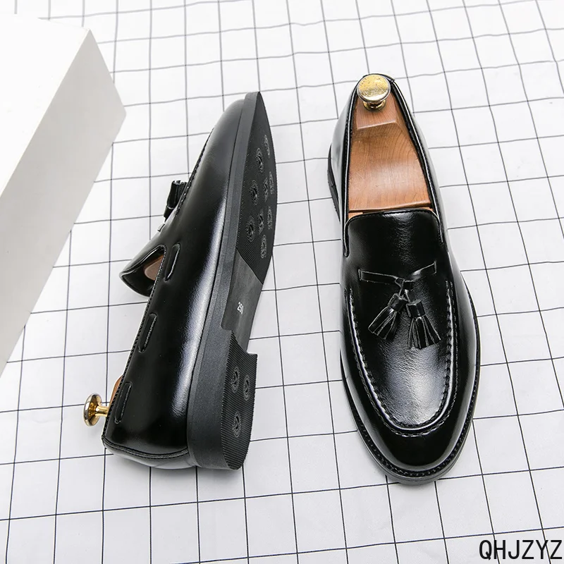 Classic Men Casual Loafers Driving Shoes Moccasin Male Leather Shoes Men Lazy Tassel Dress Shoes 2027