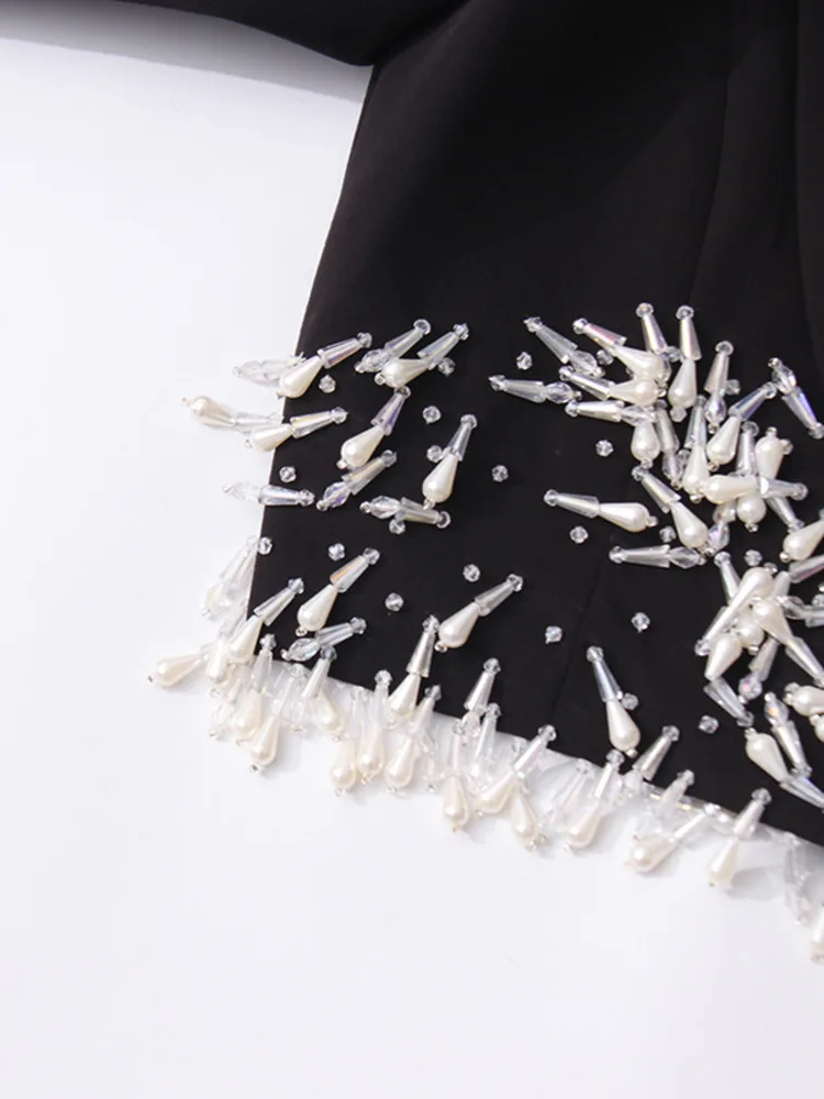 ZOCI سترة نسائية عصرية بشراشيب لؤلؤي تصميم فريد من نوعه سترة نسائية للمكتب معاطف بياقة مدببة لصيف 2025 نمط جديد