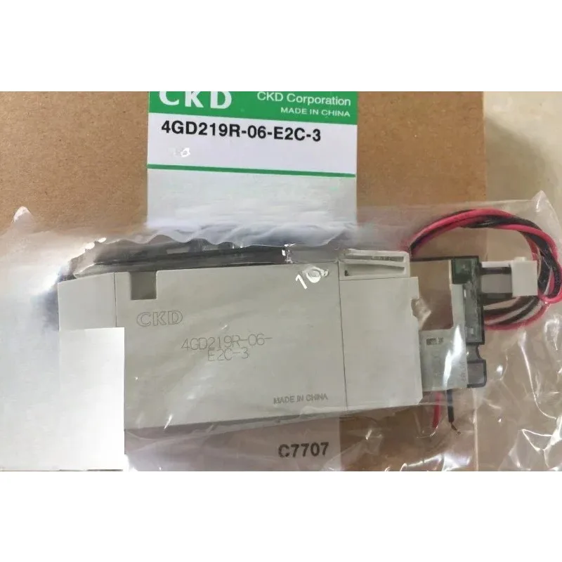 

CKD solenoid valve 4GD219-06-E2C-3 new 4GD219R-06-E2-3 /4GA219-E2