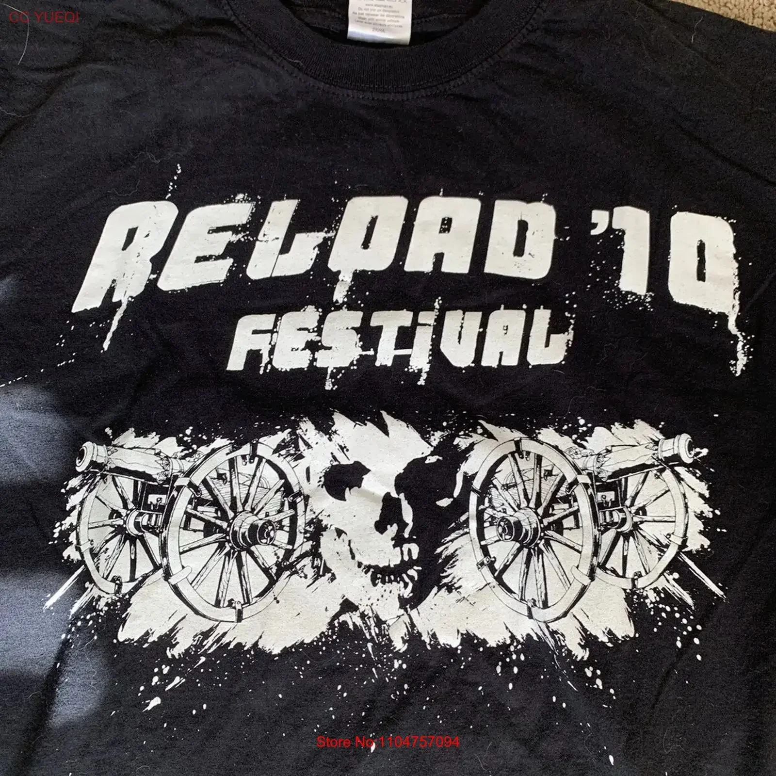 Футболка RELOAD FESTIVAL 2010 BILLY IDOL THE BOSSHOSS SELIG, размер M, винтажная, с эффектом потертости, стильная, унисекс, мягкая, слегка повседневная.