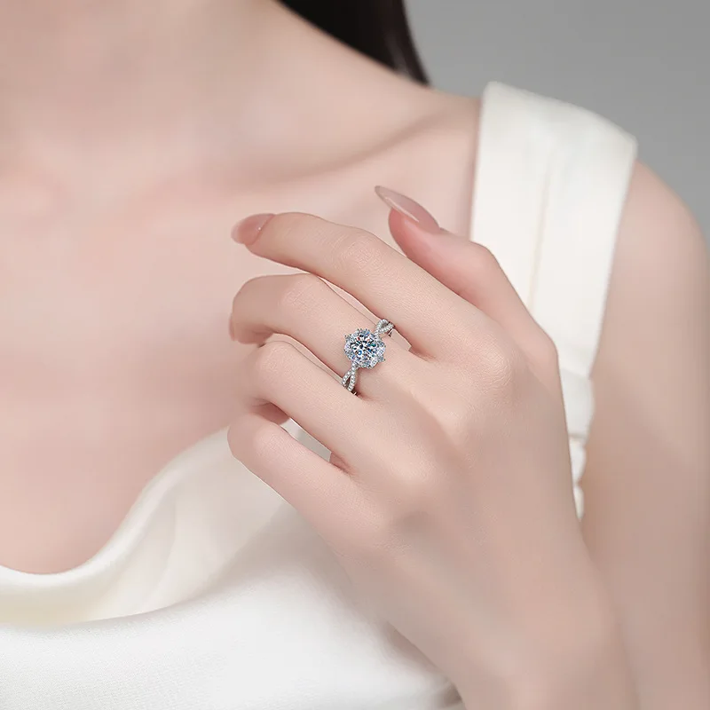 

Oval Gorgeous Ring Women's 1CT Moissanite PT950 Platinum - Classic oval ring, versatile luxury, wedding styling option