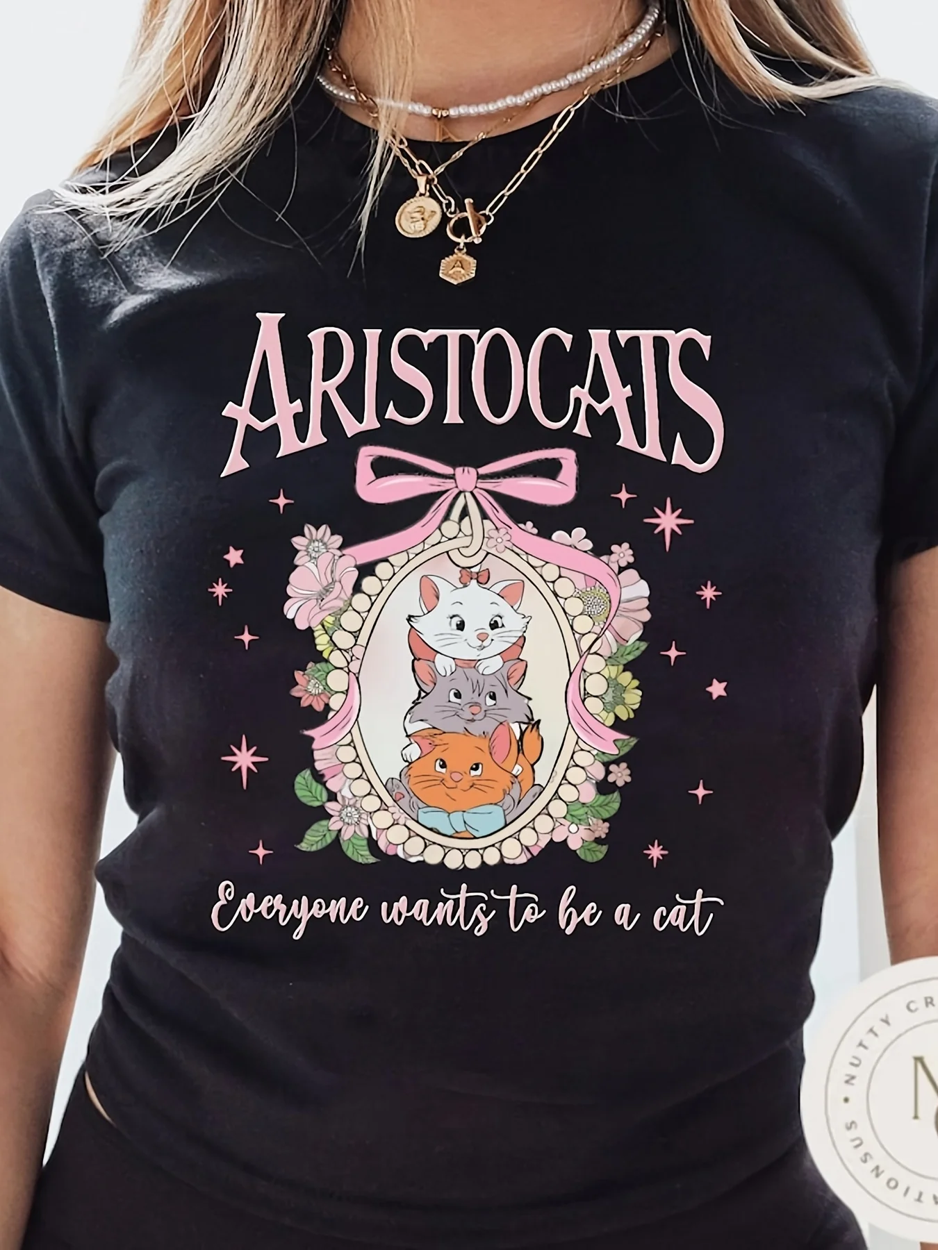 

Disney's three little cats Aristotle, black men's and women's short sleeves, summer casual T-shirt, bow tie