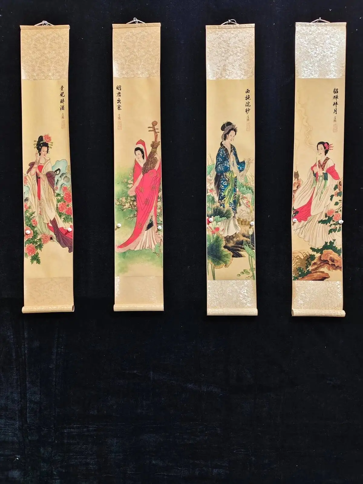 

Fine Screen Paintings Of Tang Yin's Four Beauties