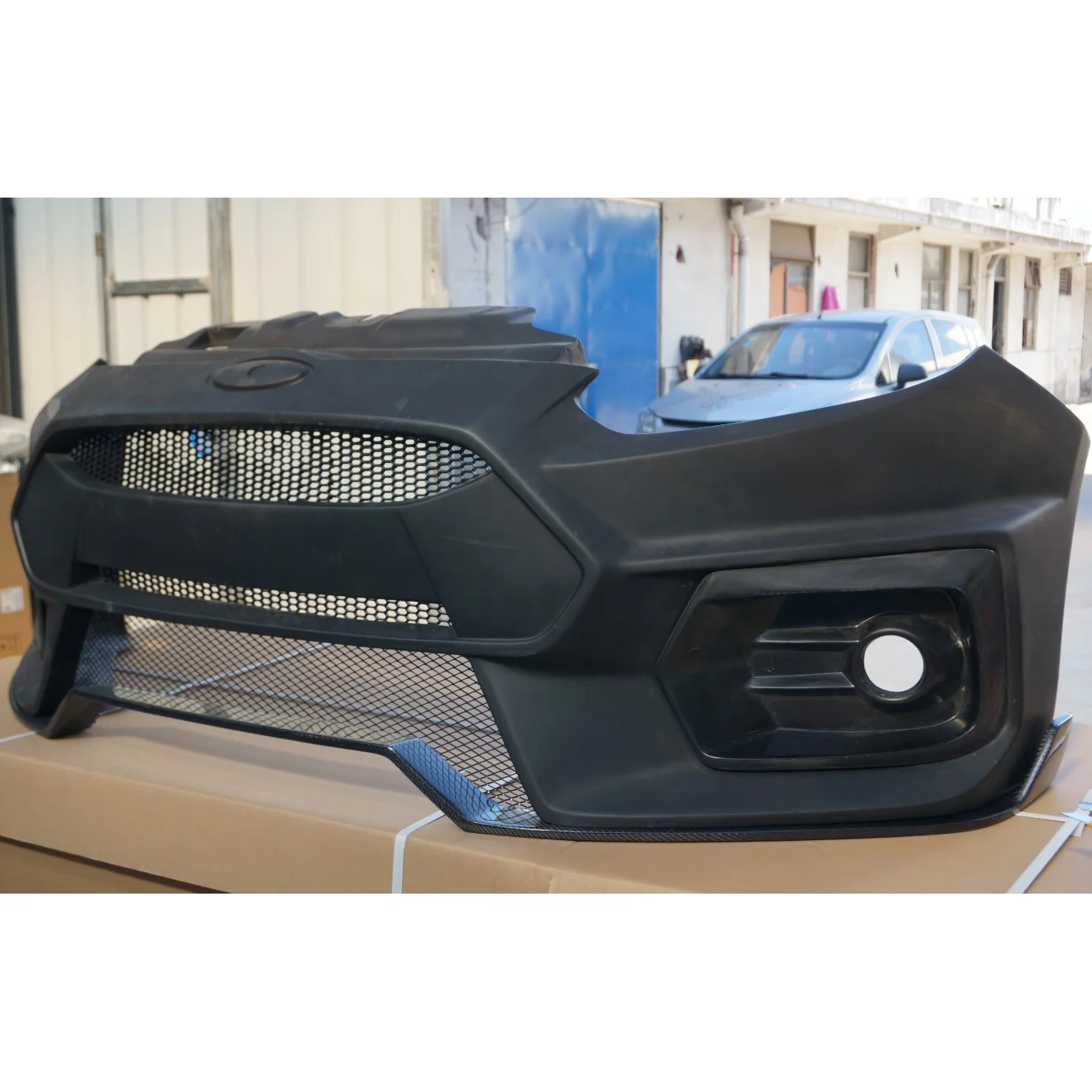 

High quality, Half Carbon Front Bumper for 2012-2016 FordS Focus Hatchback Mk3