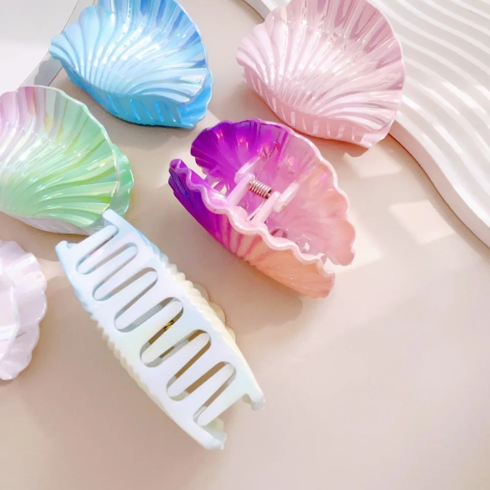 New 2025 Big Gradient PVC Shell Design Hair Claw Clips for Women Fashion Beach Style Vacation Hair Accessories Shark Hairgrip - Image 2